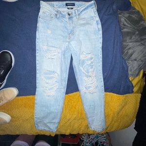 Aero Mom Jeans distressed size 8